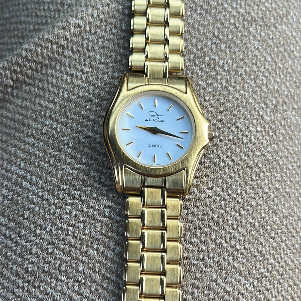 Oscar de la Renta Gold Tone White Dial Women's Watch